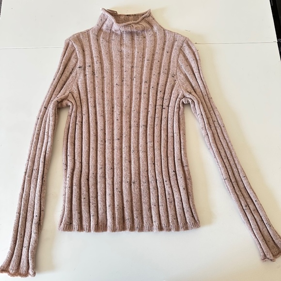 Madewell Sweaters - NWT Madewell Donegal Evercrest Turtleneck Sweater‎ in Coziest Yarn Pink Blush XS